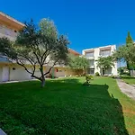 Apartament Agi Rescator *