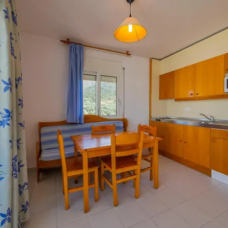 Agi Rescator Apartament Roses