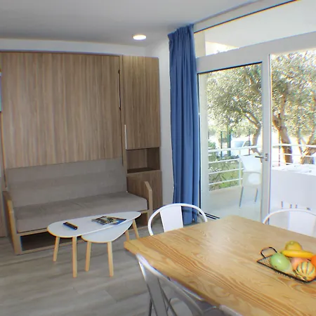 Agi Rescator Apartment *