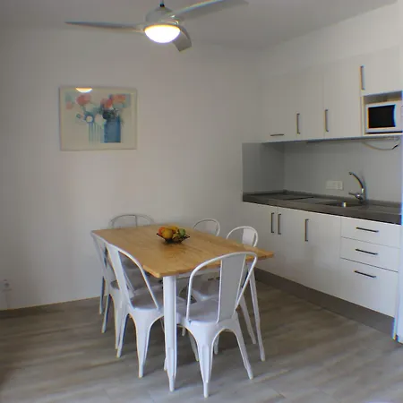 Agi Rescator Apartment Roses